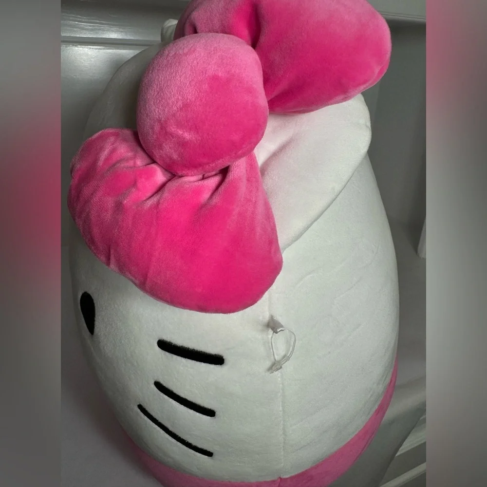 NWOT 14” Squishmallows Hello Kitty Pink Bow & Shorts Sanrio Ultrasoft Stuffed